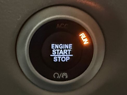 Used 2023 Chrysler Pacifica Touring-L FWD image 39