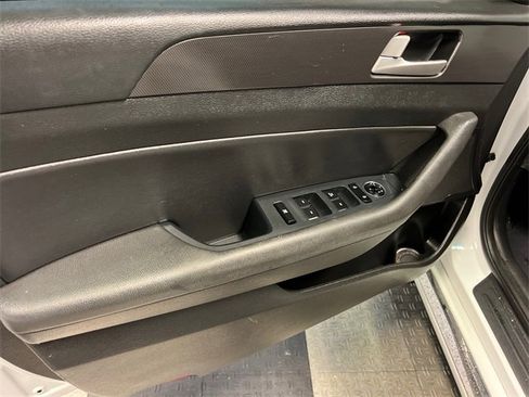 Used 2017 Hyundai Sonata Sport w/ Value Edition Package 02 image 7