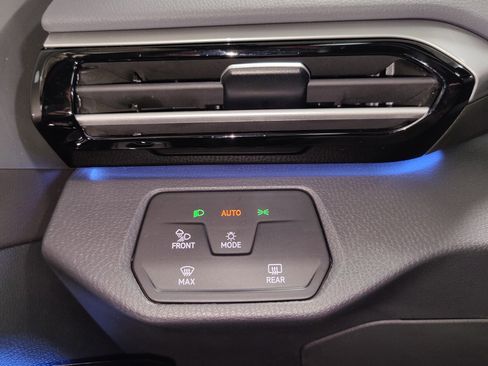 Certified 2023 Volkswagen ID.4 Pro S image 27