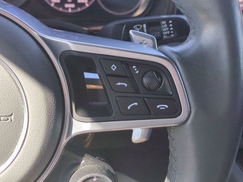 Used 2021 Porsche Cayenne Coupe image 19