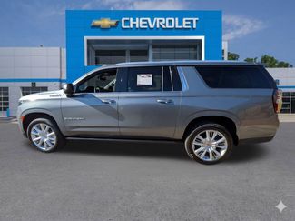 Used 2022 Chevrolet Suburban High Country w/ Premium Package 2 video 2