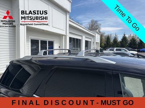 Used 2023 Nissan Pathfinder SL AWD/4WD image 56