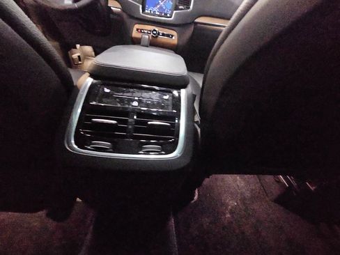 Certified 2023 Volvo XC90 B6 Plus image 16