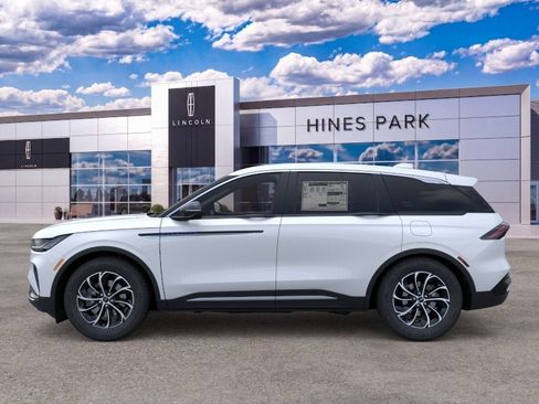 New 2026 Lincoln Nautilus Premier AWD/4WD image 3
