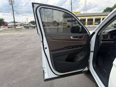 Used 2024 Volkswagen Atlas SEL AWD/4WD image 22