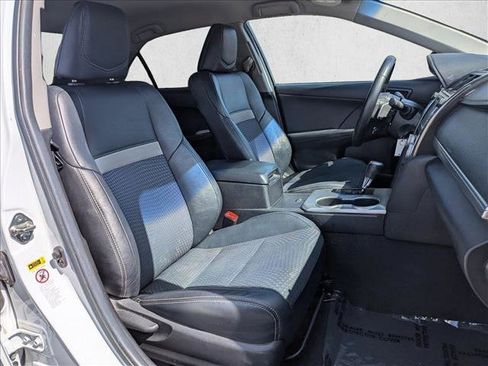 Used 2014 Toyota Camry SE FWD image 19