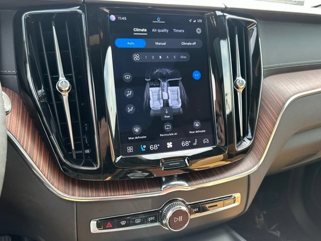 Certified 2023 Volvo XC60 B5 Ultimate w/ Climate Package AWD/4WD image 20