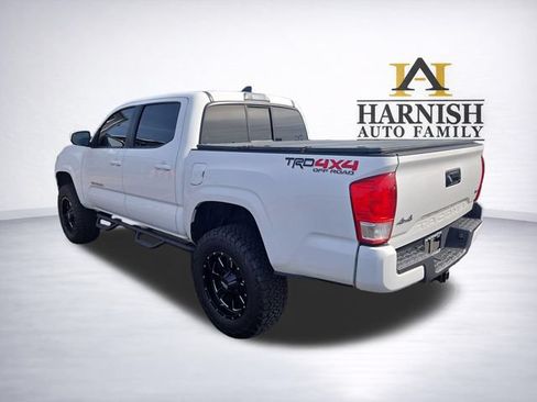 Used 2016 Toyota Tacoma SR w/ Towing Package AWD/4WD image 5