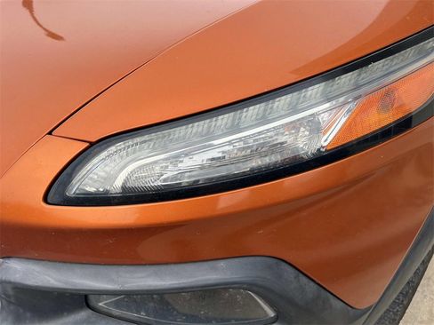 Used 2014 Jeep Cherokee Trailhawk w/ Comfort/Convenience Group image 2