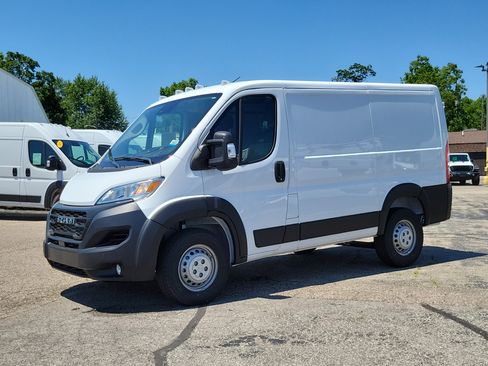 Used 2024 RAM ProMaster 1500 w/ Cold Weather Group FWD image 3