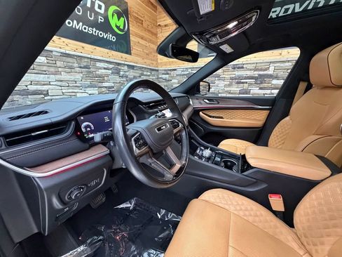 Used 2023 Jeep Grand Cherokee Summit w/ Luxury Tech Group V AWD/4WD image 20