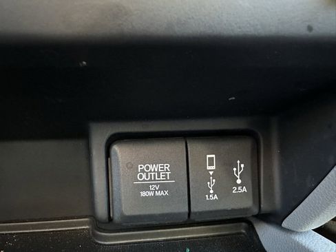 Used 2017 Honda Pilot Touring image 32