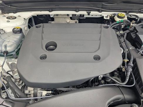 Used 2023 Volvo XC40 B5 Plus w/ Protection Package Premier image 24