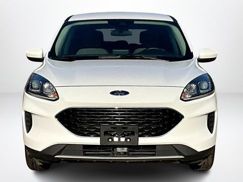 Used 2020 Ford Escape SE image 2