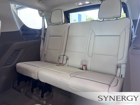 Used 2021 GMC Yukon Denali w/ Denali Premium Package AWD/4WD image 30