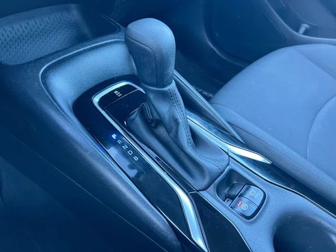 Used 2020 Toyota Corolla LE image 20