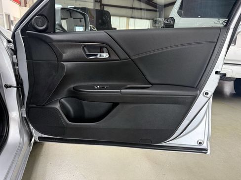 Used 2013 Honda Accord EX image 16