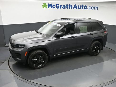 Used 2023 Jeep Grand Cherokee Altitude AWD/4WD image 24