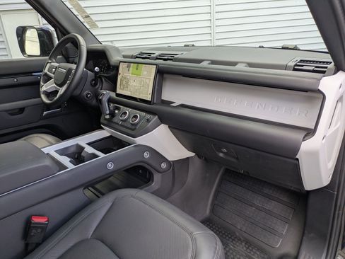 Certified 2025 Land Rover Defender 110 S AWD/4WD image 35