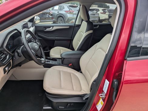 Used 2022 Ford Escape SEL image 7