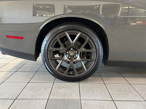 Used 2017 Dodge Challenger R/T image 23