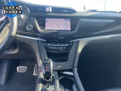 Used 2022 Cadillac XT6 Sport w/ Technology Package AWD/4WD image 31