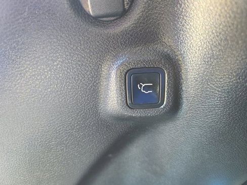 Used 2023 Jeep Compass Latitude AWD/4WD image 12