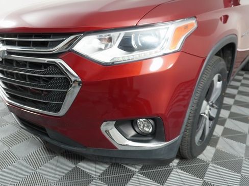 Used 2018 Chevrolet Traverse LT image 11