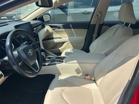Used 2021 Toyota Camry XLE image 30