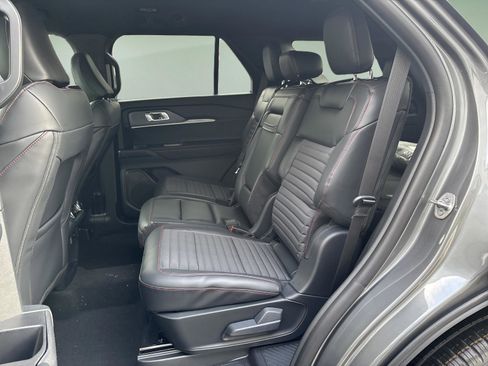 New 2026 Ford Explorer ST-Line w/ ST-Line Street Pack image 18