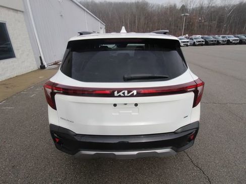 Used 2024 Kia Seltos SX w/ SX Sunroof Package image 9