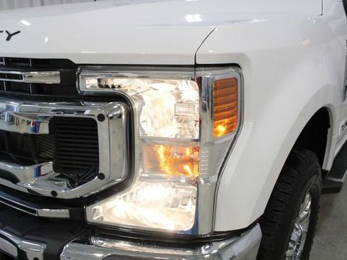 Used 2022 Ford F350 XLT w/ XLT Premium Package AWD/4WD image 32