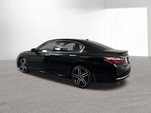 Used 2016 Honda Accord Touring image 31