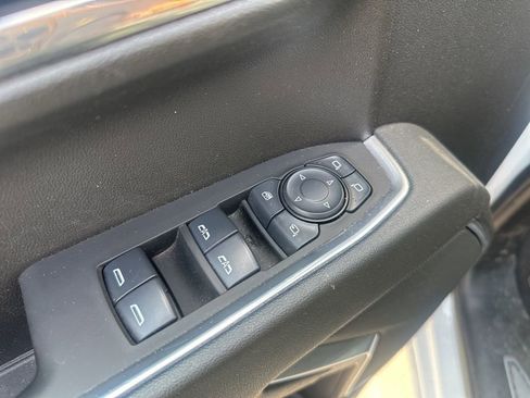 Used 2025 GMC Sierra 1500 SLT image 31