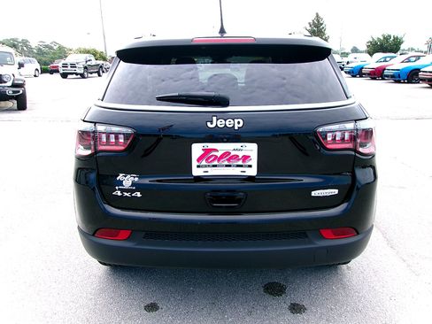Used 2024 Jeep Compass Latitude AWD/4WD image 21