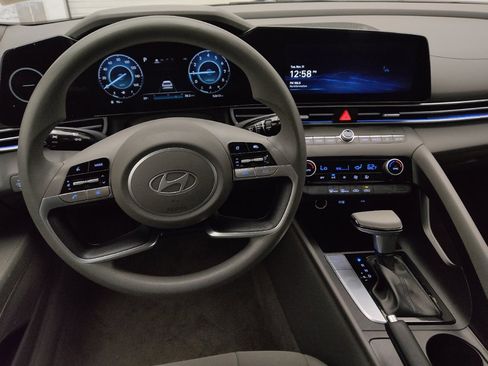 Used 2024 Hyundai Elantra SEL image 22