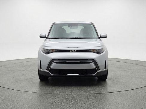 Used 2025 Kia Soul LX w/ LX Technology Package image 2