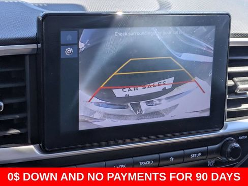 Used 2025 Hyundai Venue SEL FWD image 17