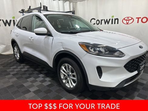 Used 2021 Ford Escape SE image 2