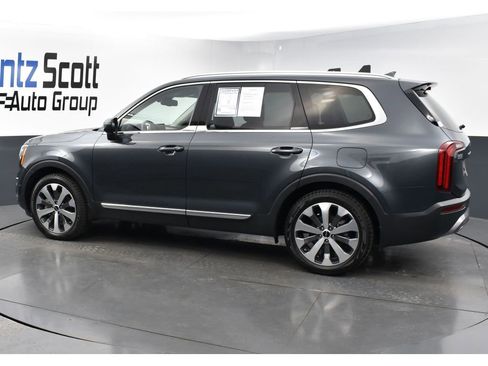 Used 2022 Kia Telluride EX w/ EX Premium Package image 3