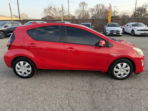 Used 2015 Toyota Prius C Four image 8