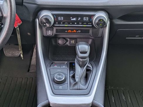 Used 2024 Toyota RAV4 LE AWD/4WD image 19