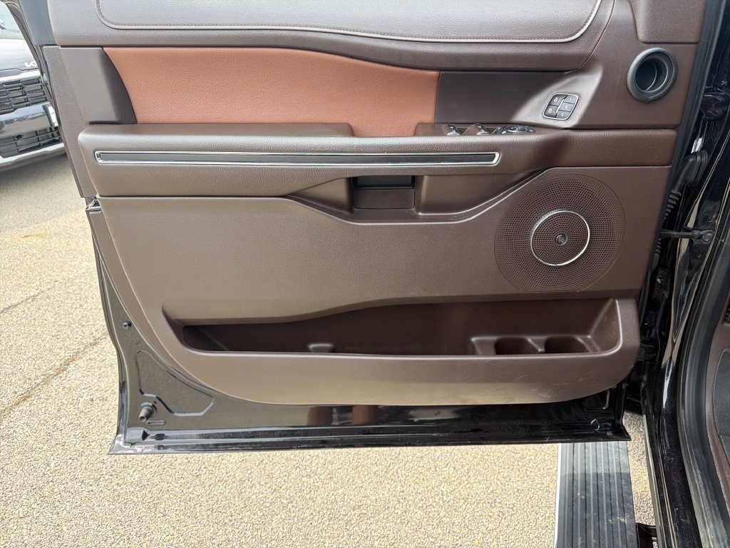 Used 2023 Ford Expedition King Ranch AWD/4WD image 19
