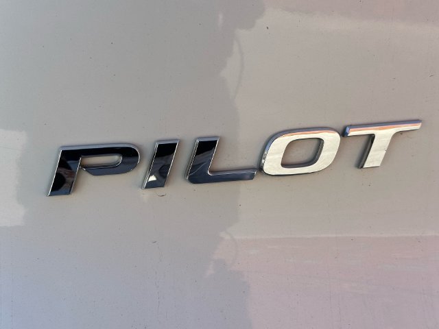 Used 2017 Honda Pilot Touring image 11