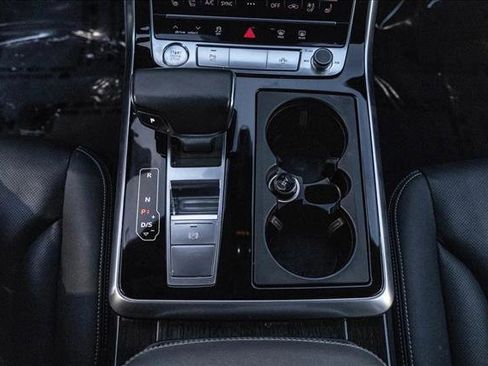 Used 2019 Audi Q8 Prestige image 20