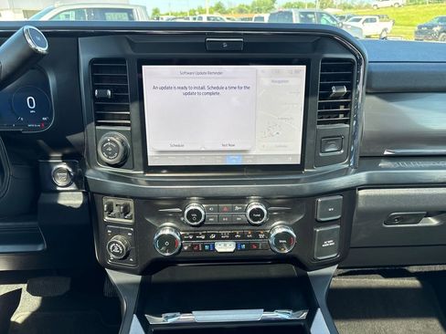 Used 2025 Ford F250 Lariat w/ Lariat Ultimate Package AWD/4WD image 27