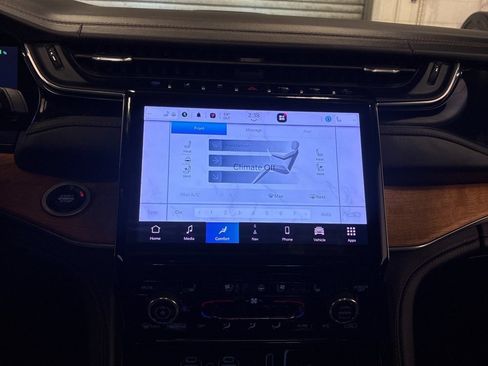 Used 2022 Jeep Grand Cherokee Summit AWD/4WD image 20