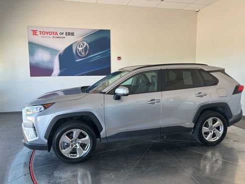 Used 2021 Toyota RAV4 XLE Premium AWD/4WD image 4
