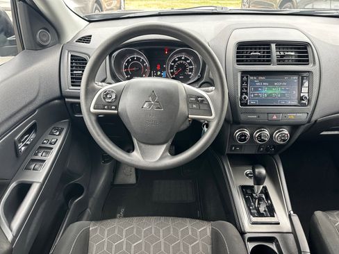 Used 2025 Mitsubishi Outlander Sport LE image 7