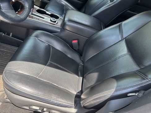 Used 2017 Nissan Pathfinder Platinum AWD/4WD image 18